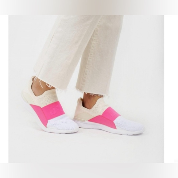 APL TECHLOOM BLISS WOMENS 7.5 SLIP ON SNEAKER EUC - Picture 2 of 13